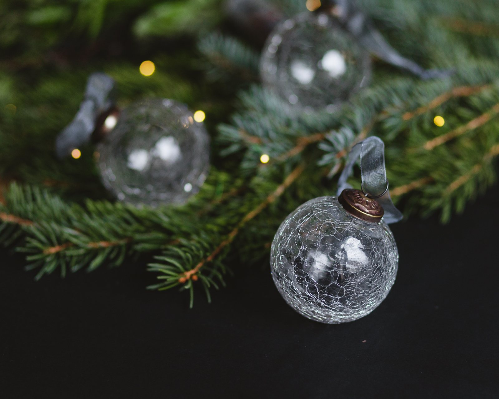 Clear Crackle Glass Bauble Ornament - 3